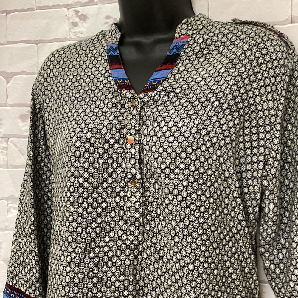 Womens D&M colorful top